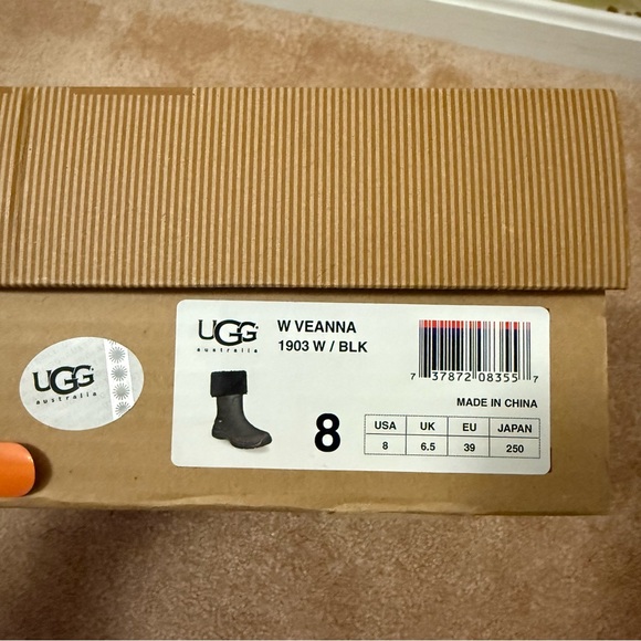 UGG Women's Boots with Fur Trim & Lining - Picture 2 of 3